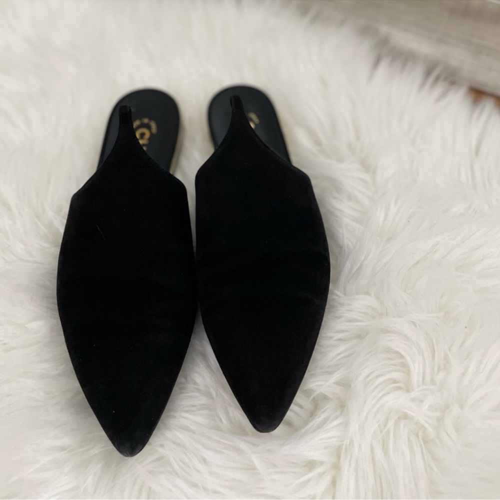 CHANEL Gold Heel — CC Logo Black Suede Mules - Picture 5 of 11